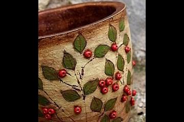 ceramiczna doniczka w klimacie jesiennym